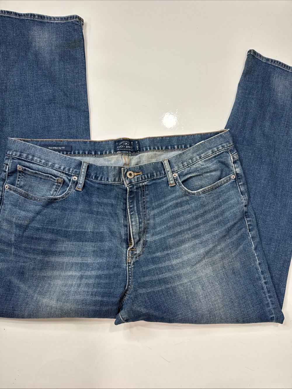 Lucky Brand Men’s Jeans Size 40x32 410 Athletic Fit Medium Wash A040826